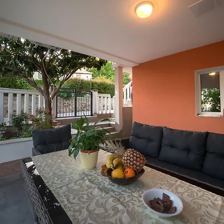Apartman Karla Solin Exterior photo