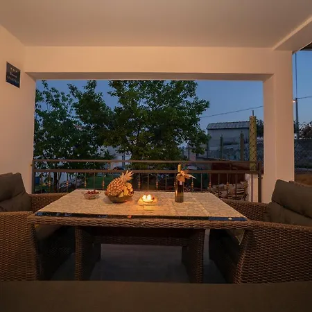 Apartman Karla Solin Exterior photo