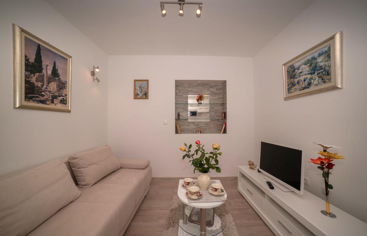 Karla Apartment Solin